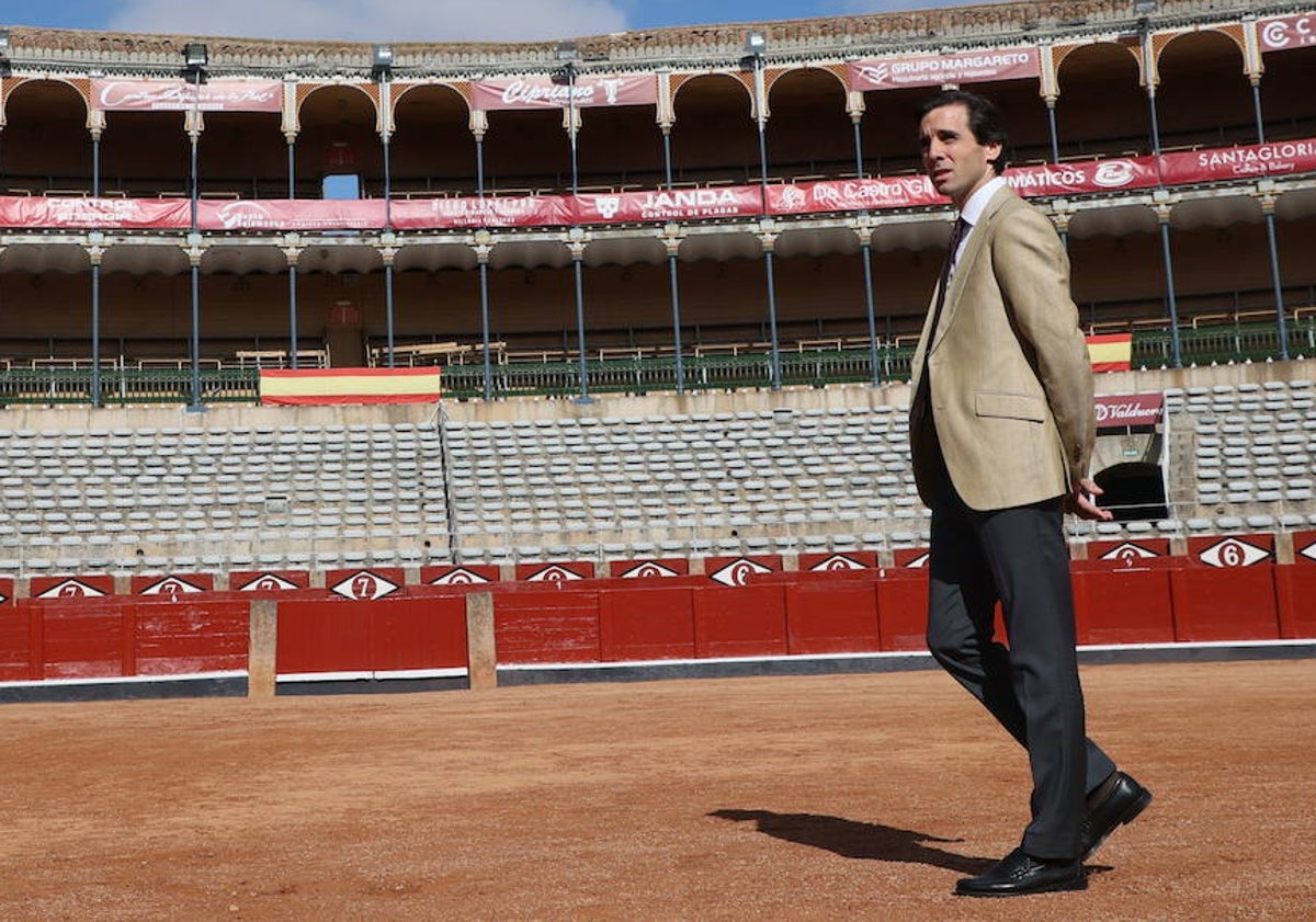 Imagen principal - Juan Ortega, ante su debut en La Glorieta: «No soy ambicioso con el dinero, pero sí por torear mejor que nadie»